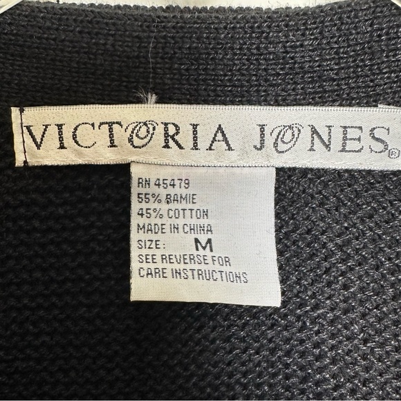 VINTAGE Victoria Jones Poinsettia Beaded Embellished Christmas Sweater | Sz M - Picture 3 of 9